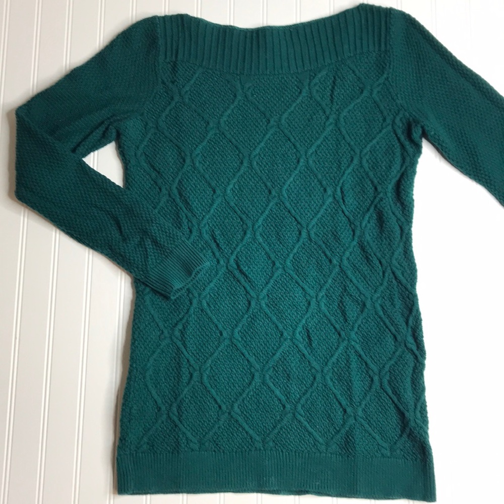 Cable knit, boat neck, hit length LOFT sweater